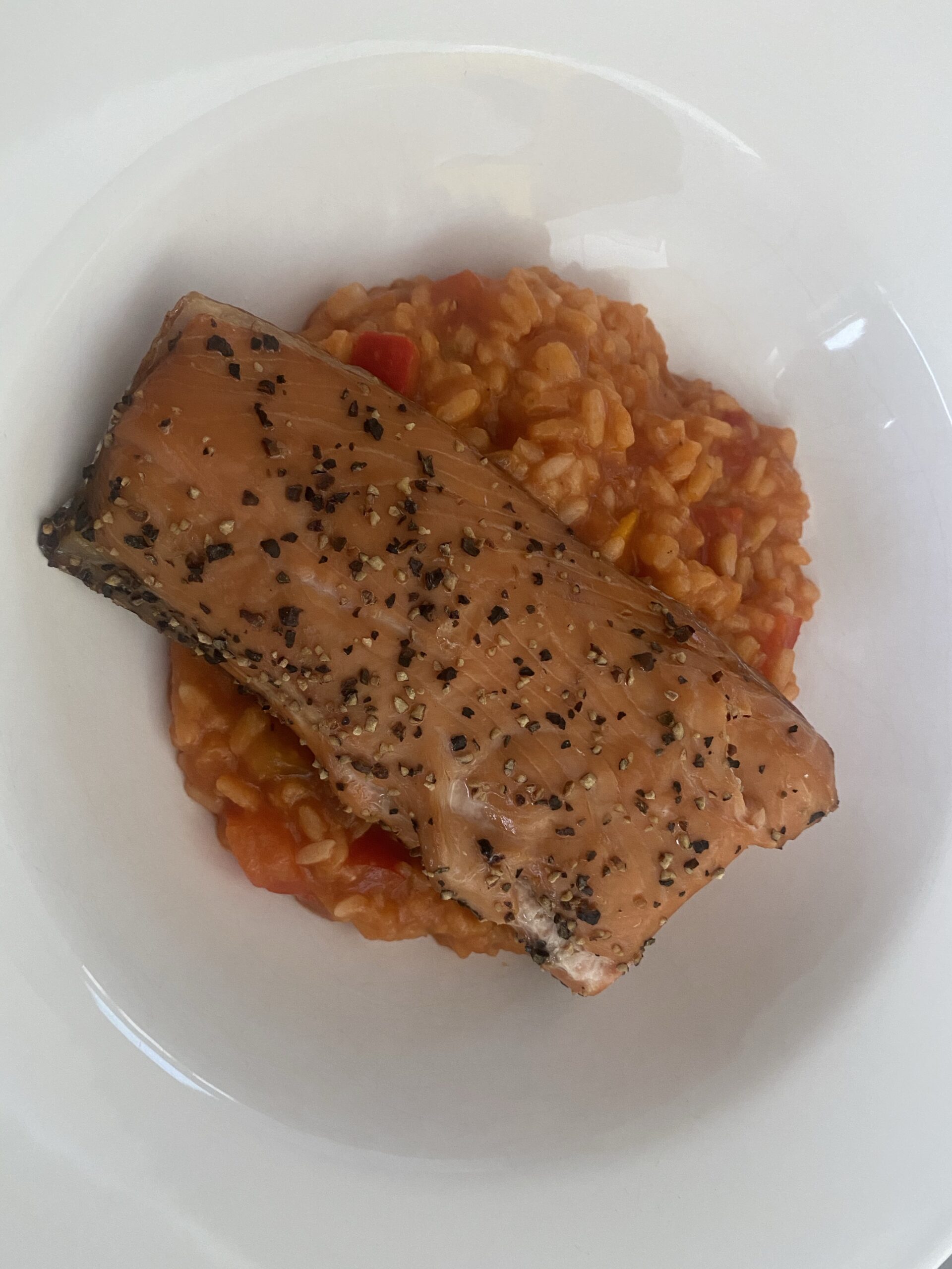 Paprika-Risotto mit Lachs oder Parmesan