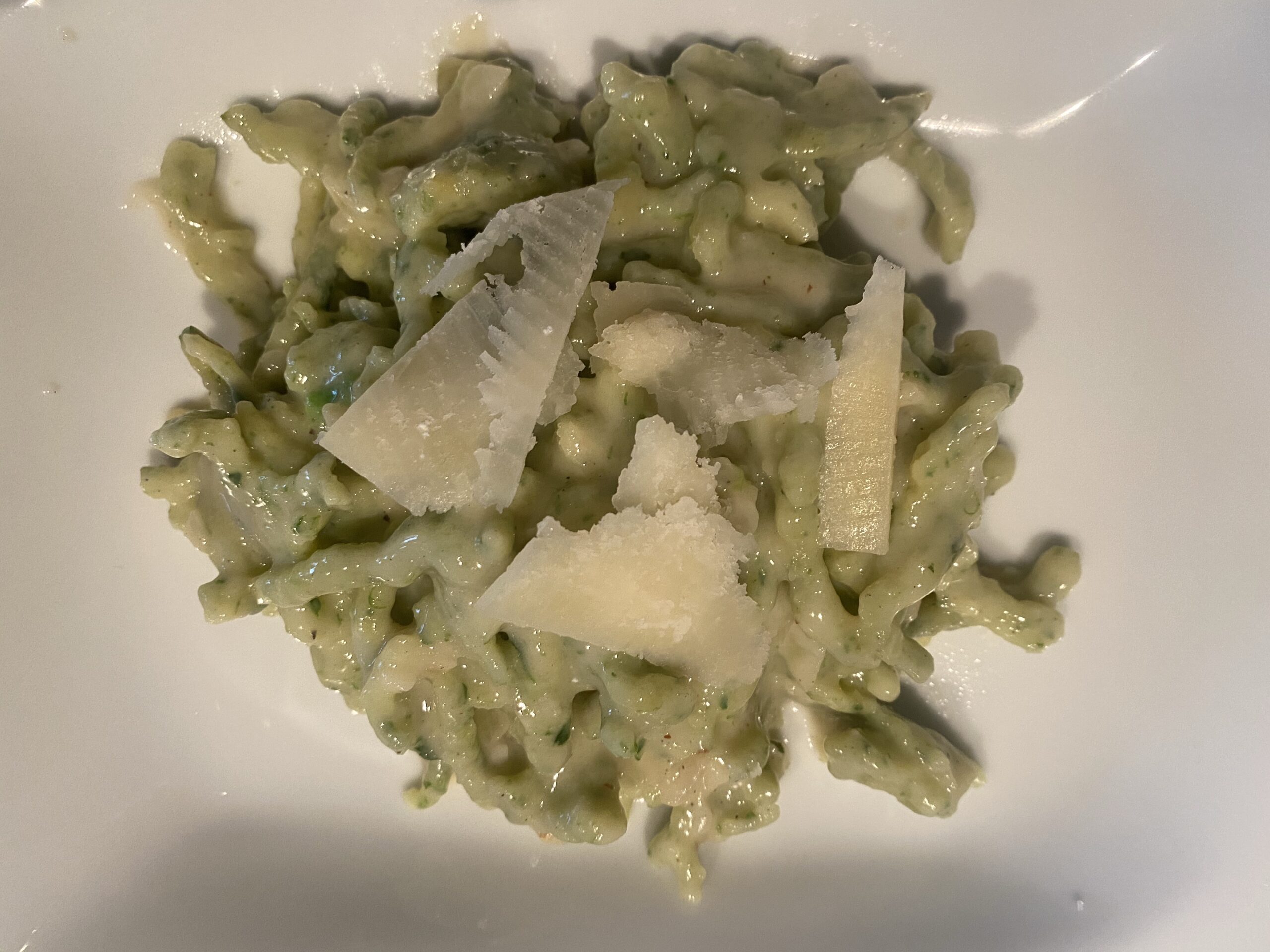 Spinatspätzle in Parmesansauce