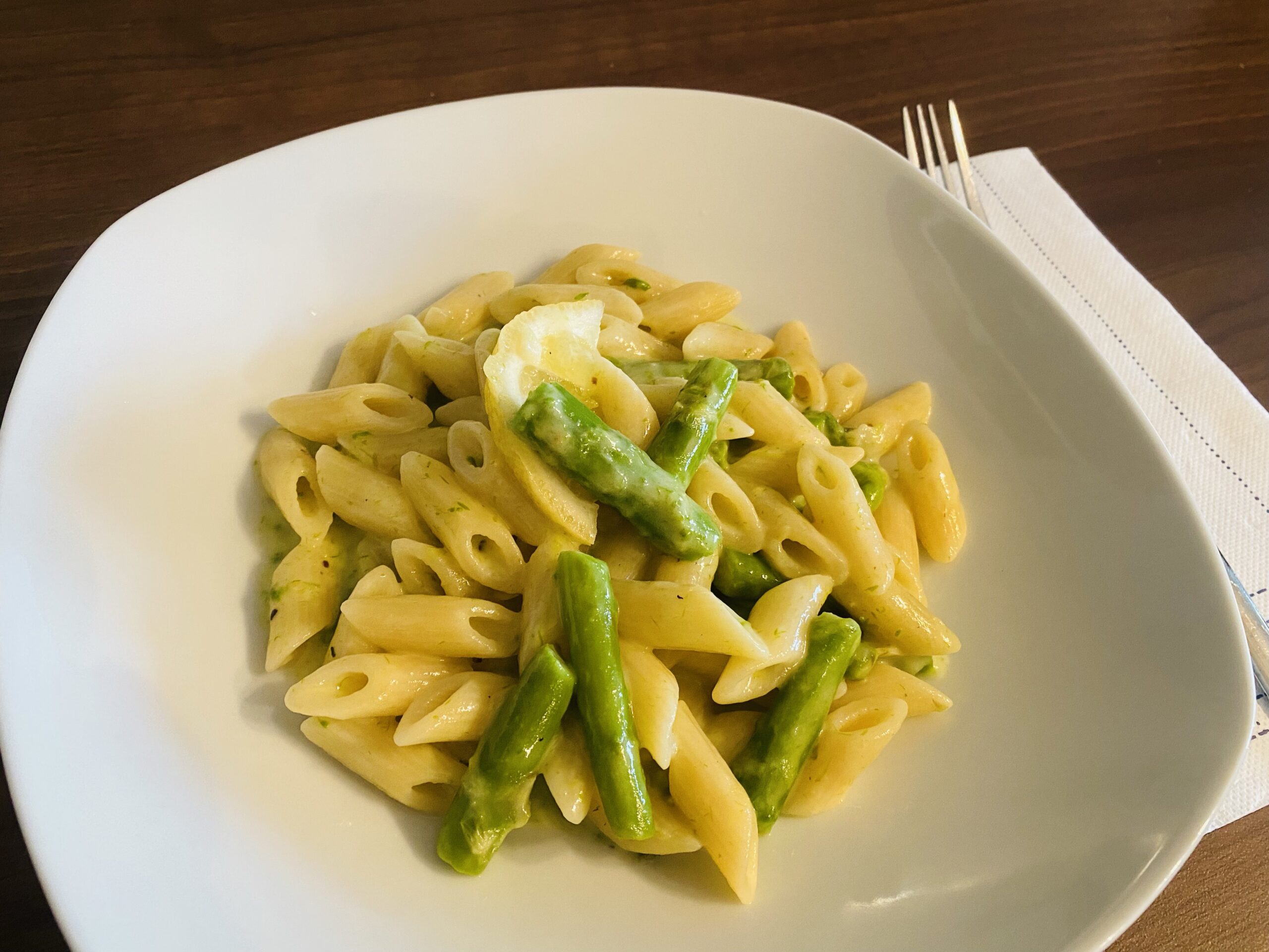 Pasta mit Spargel und Zitrone