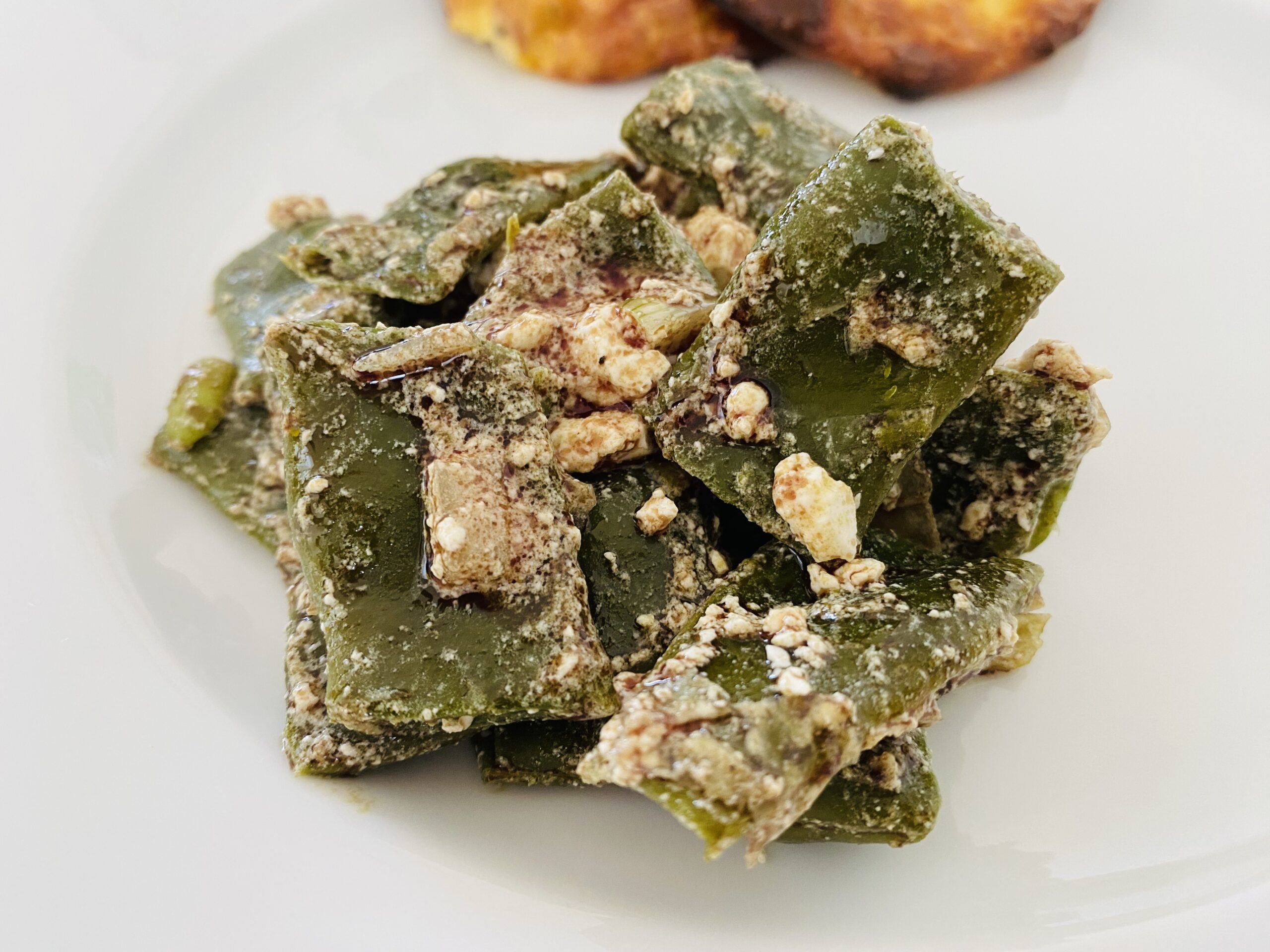 Bohnschoten Salat mit Schafkäse und Kernöl